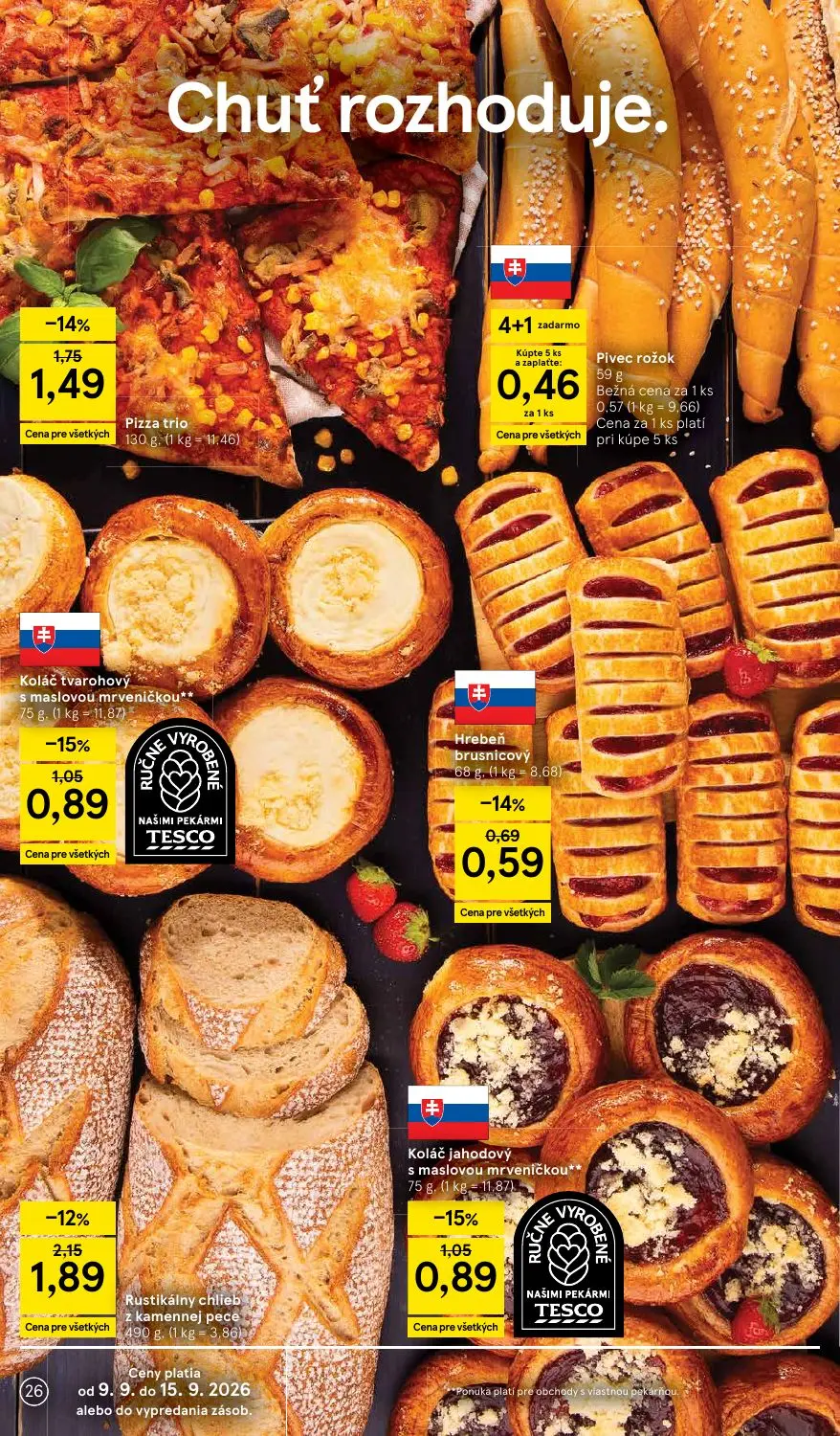 Tesco leták, strana 26 z 46 — Rustikálny chlieb z kamennej pece, Koláč tvarohový s maslovou mrveničkou, Koláč jahodový s mas…